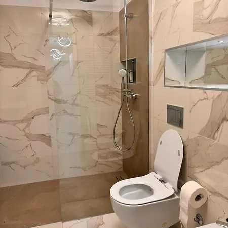 Zora Bliss Năvodari